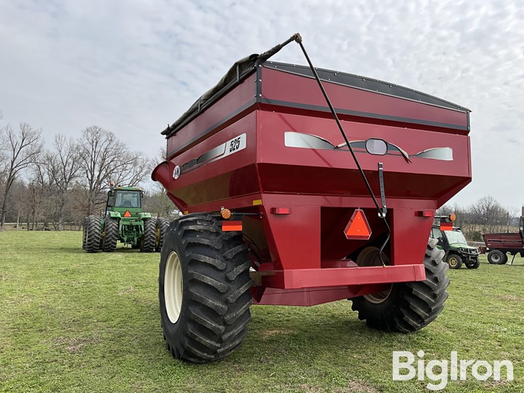 2012-j&m-525-image-7