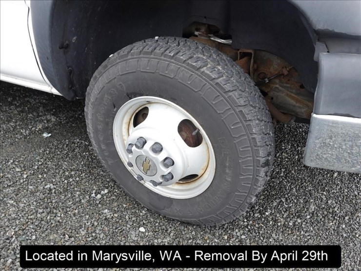 2004-chevrolet-3500-image-14