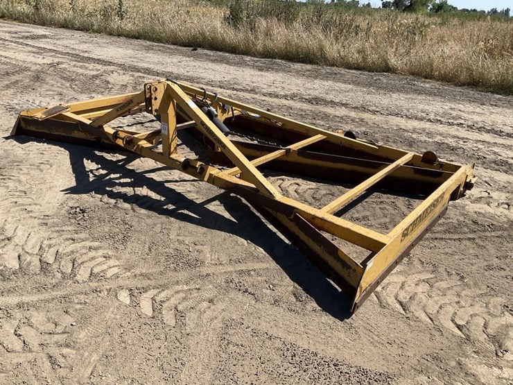 schmeiser-14'-3-pt-orchard-v-float-image-3