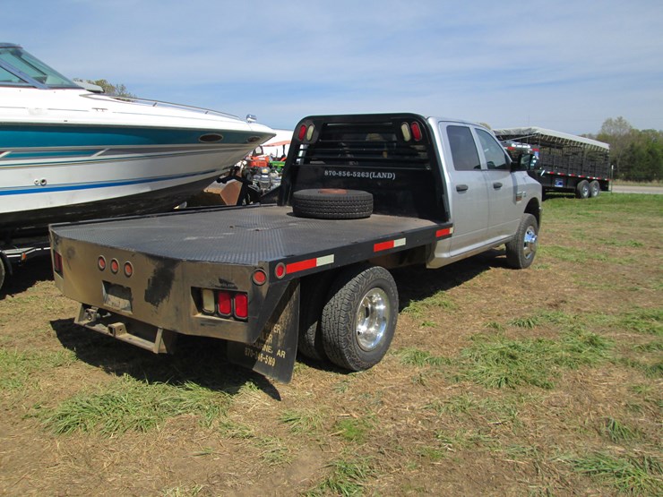 2011-dodge-3500-image-3