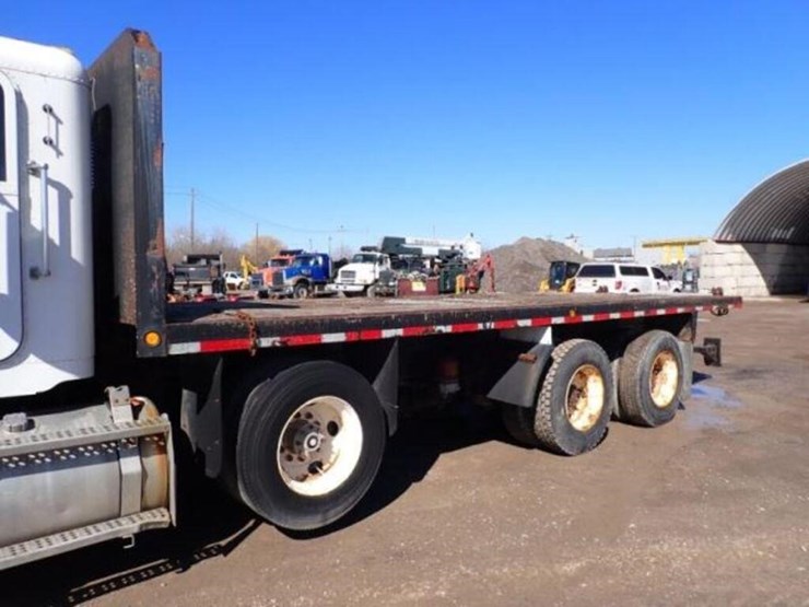 2001-freightliner-fld112-image-36