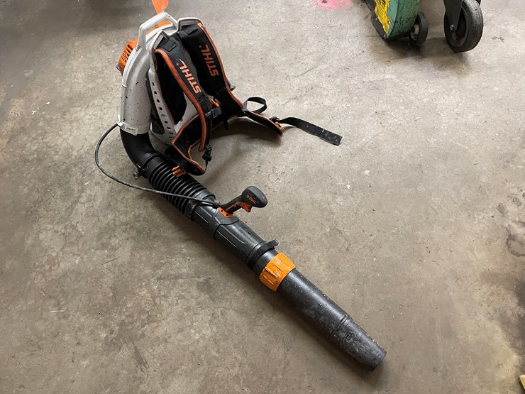 #2523-•-stihl-backpack-leaf-blower-(columbia-heights,-mn)-image-6