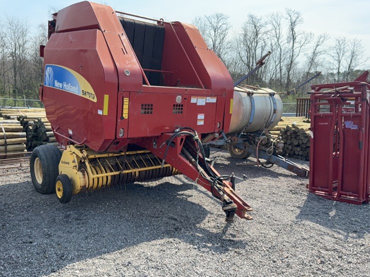 new-holland-br7070-image-2