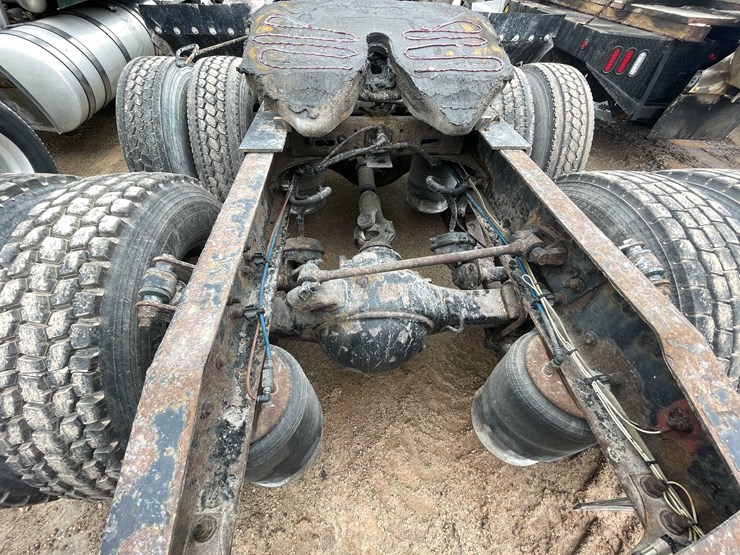 #238-•-2007-freightliner-semi-tractor-(title-in-delay)-(denmark,-wi)-image-28