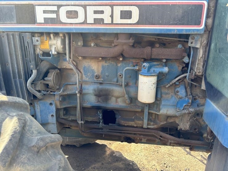 1995-new-holland-8240-image-12