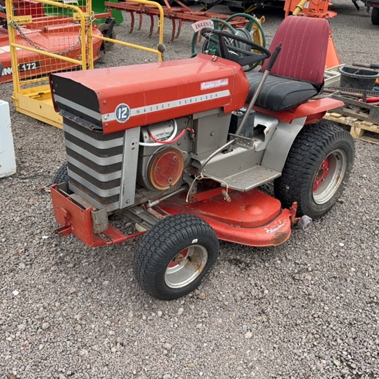 MASSEY-FERGUSON 12
