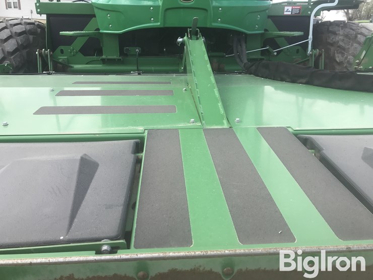 2019-john-deere-w235-image-20