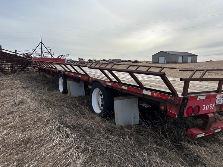 2006-transcraft-flatbed-trailer-image-5