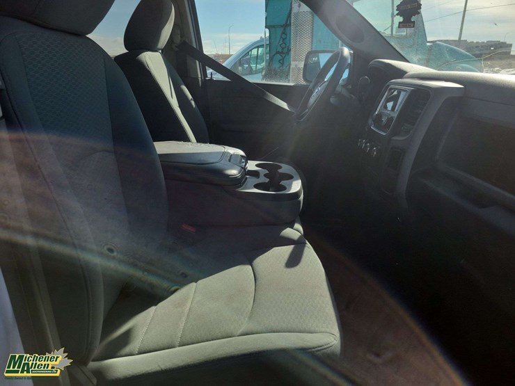 2013-dodge-1500-image-27