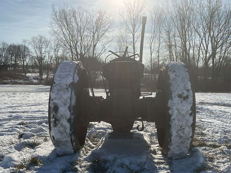 fordson-with-hard-rubber-tires-image-4
