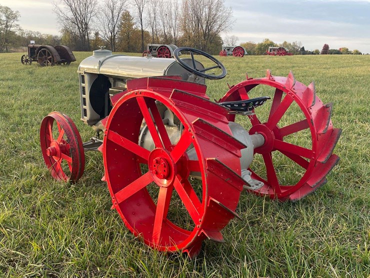 1917-experimental-fordson-tractor-(oldest-fordson-tractor-in-the-world)-image-3