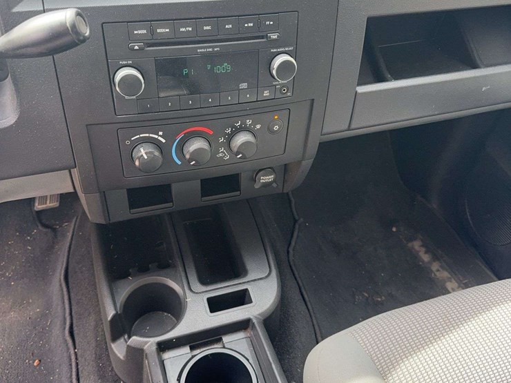 2011-dodge-dakota-image-15