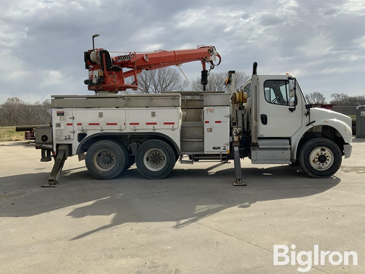 2013-freightliner-m2-106-image-4