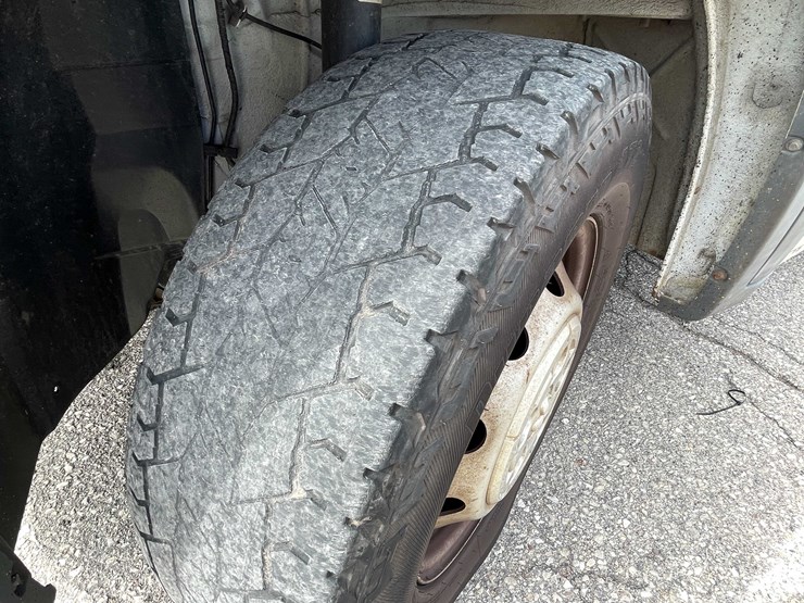 #206-•-2016-white-ram-van-(has-wi-title)-(neenah,-wi)-image-10