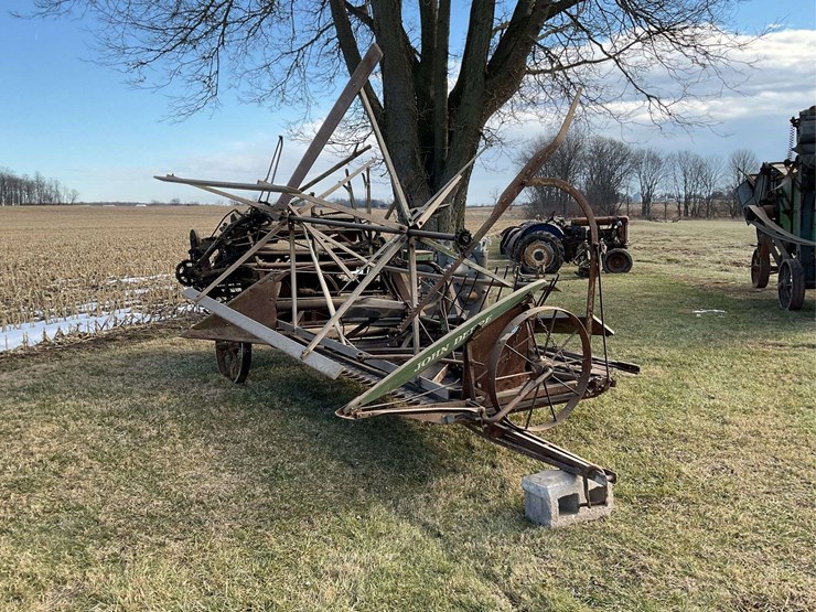 john-deere-8-image-1