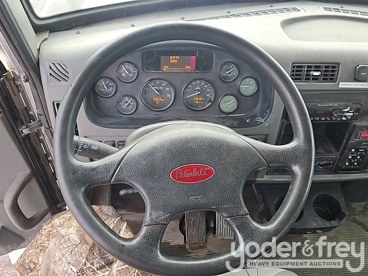 2017-peterbilt-337-image-33