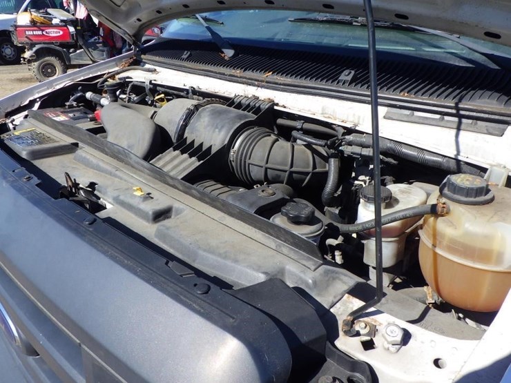 2013-ford-econoline-350-image-11