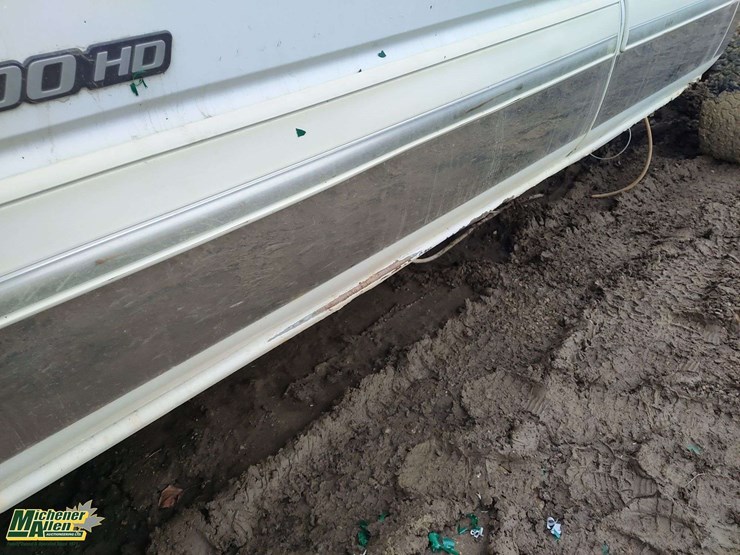 2004-chevrolet-silverado-2500hd-image-25