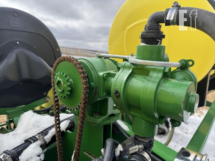 john-deere-1750-image-23