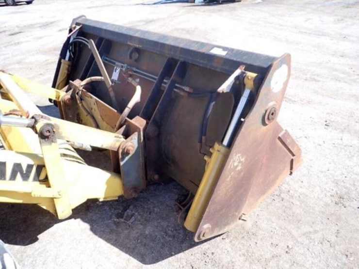 2012-new-holland-b95b-image-30