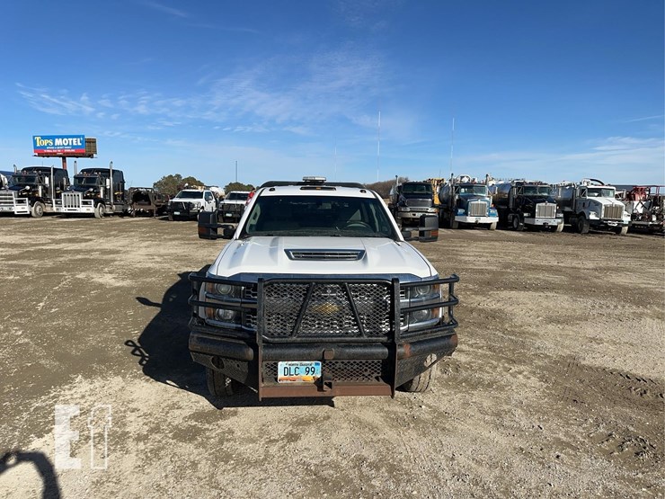 2019-chevrolet-3500-image-4