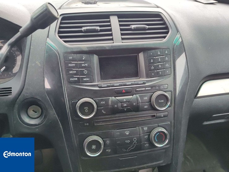 2017-ford-explorer-image-14