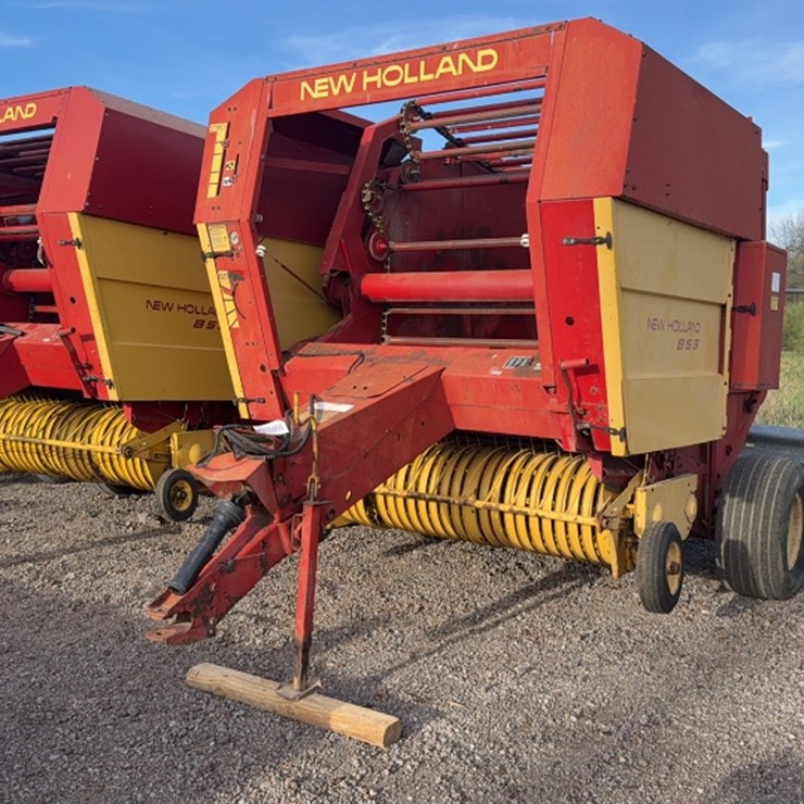 NEW HOLLAND 853
