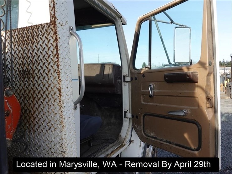 1988-international-s1900-image-17