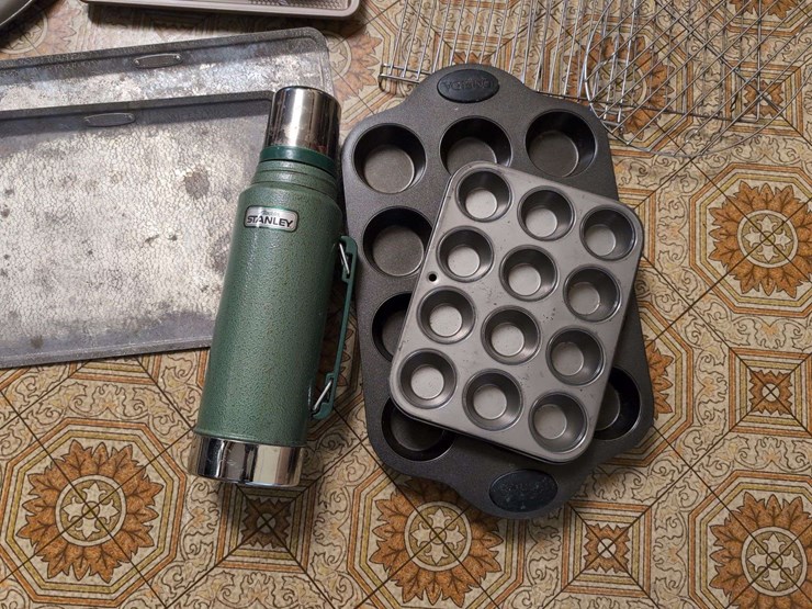 assorted-kitchenware:-baking-pans,-dishes,-and-stanley-thermos-image-2