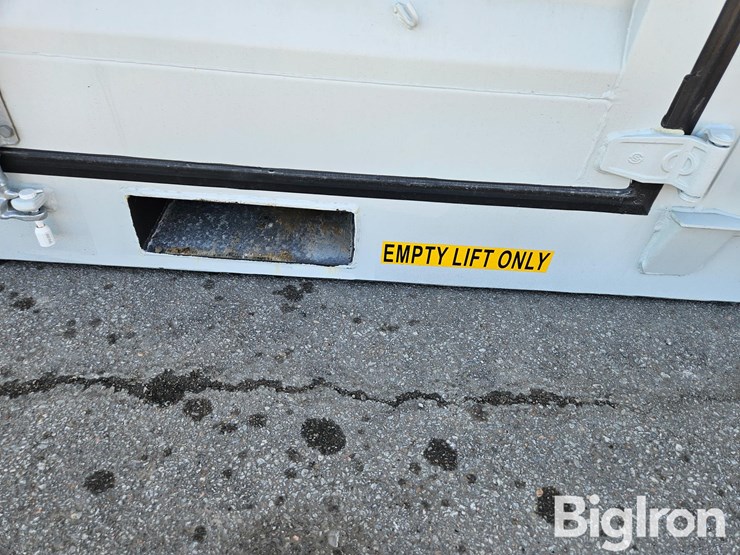 2025-massey-ferguson-730-image-16