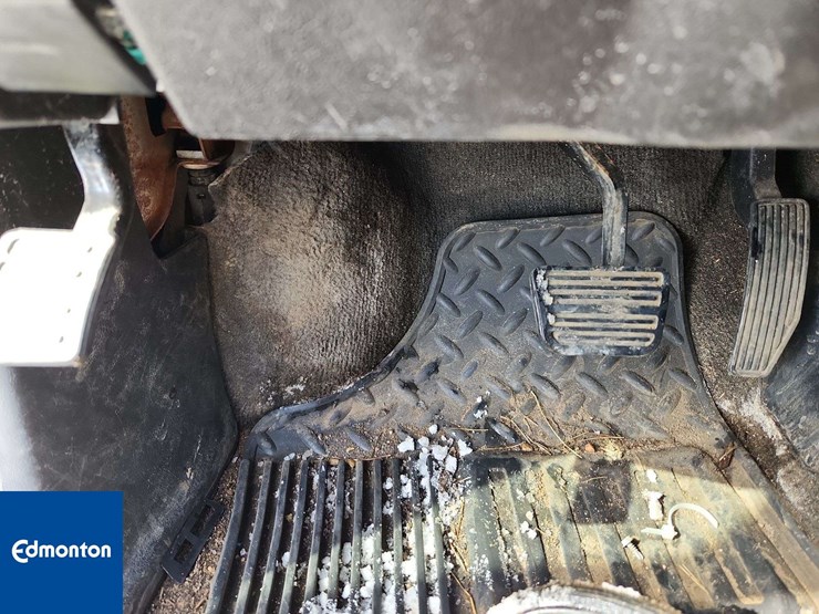 2012-chevrolet-colorado-image-24