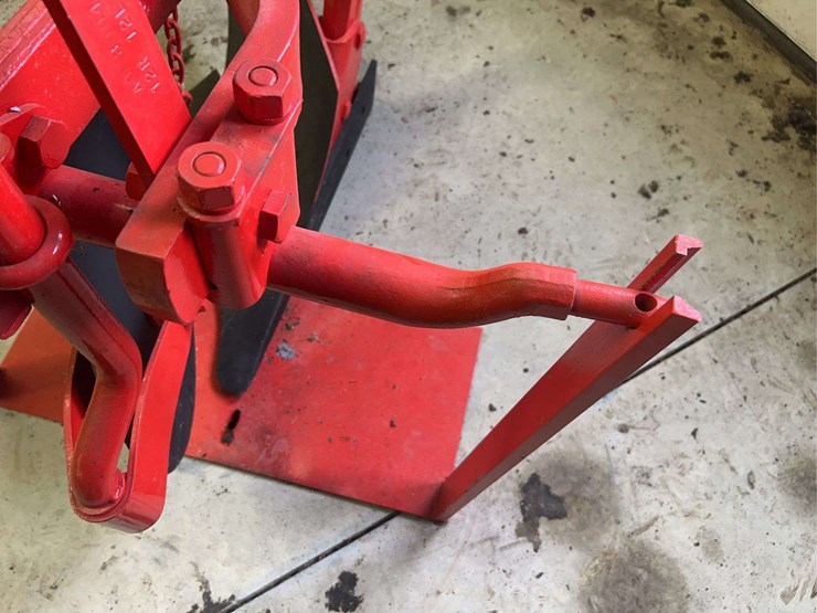 one-bottom-ferguson-plow-image-10