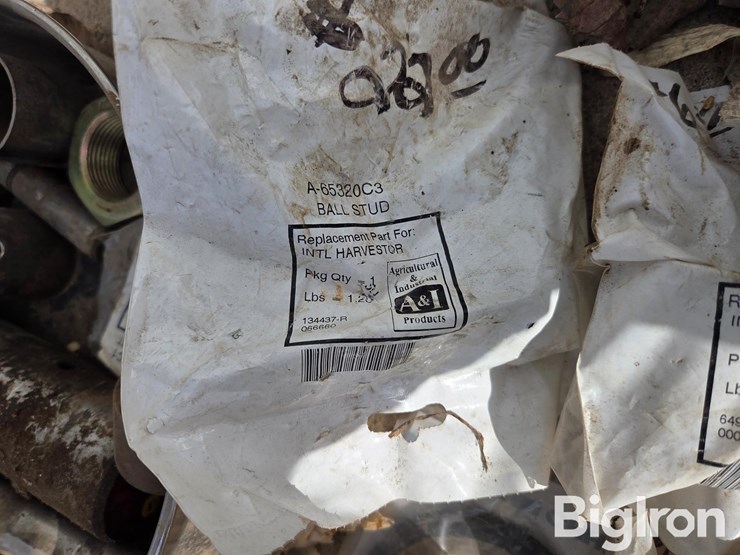 case-ih-antique-tractor-parts-image-14