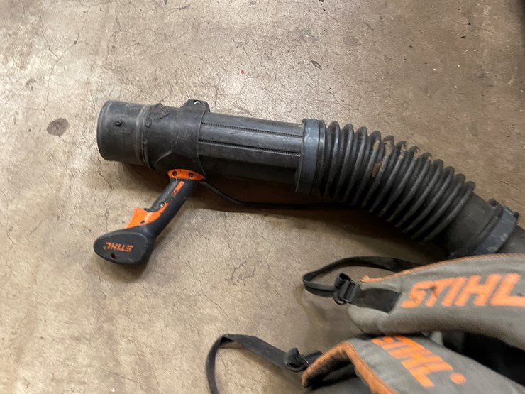 #2525-•-stihl-backpack-leaf-blower-(columbia-heights,-mn)-image-10