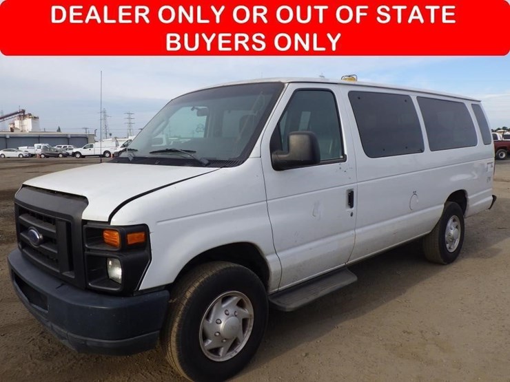 2009-ford-econoline-350-image-1