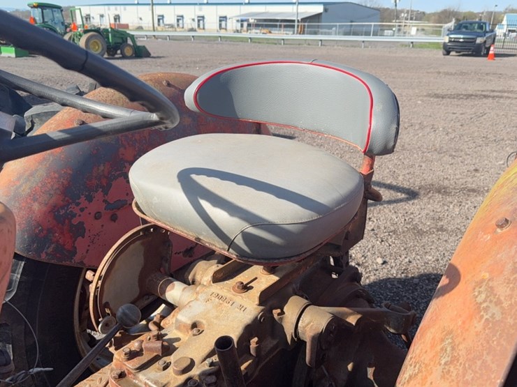 massey-ferguson-65-image-17