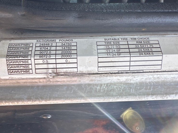 1999-peterbilt-357-image-18