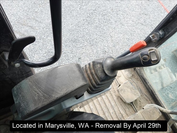 2015-kubota-kx080-4-image-9