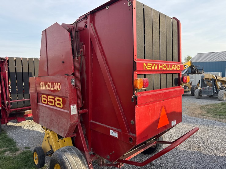 new-holland-658-image-4