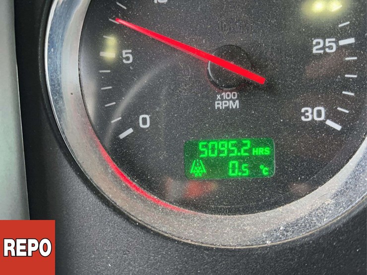 2019-kenworth-w900-image-21