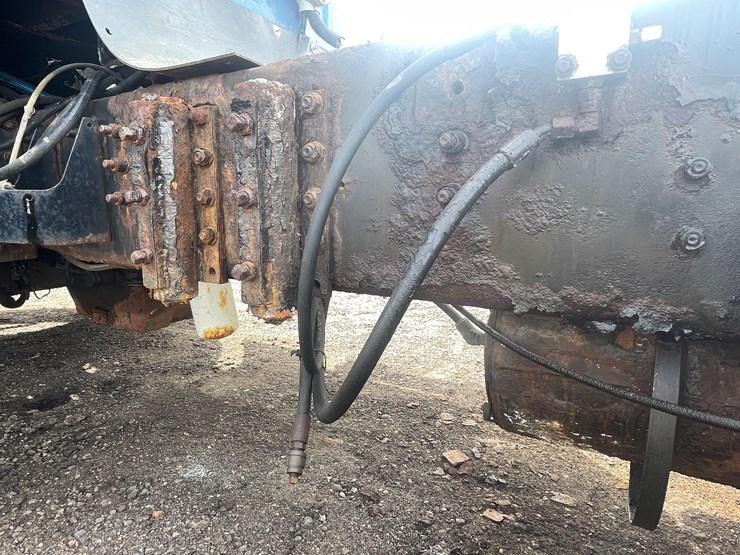 #242-•-2000-sterling-truck-tractor-(has-mn-title)-(mora,-mn)-image-46