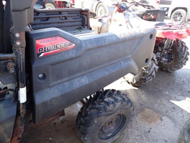 2015-honda-pioneer-700-image-21