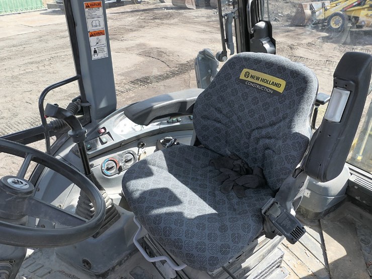 2018-new-holland-b95c-image-4