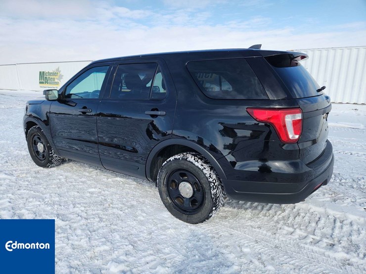 2018-ford-explorer-image-3
