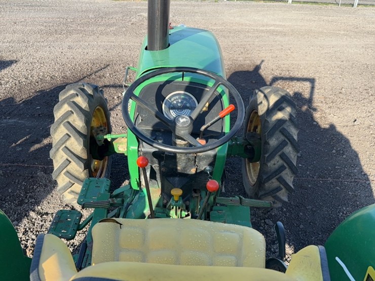 john-deere-2240-image-17
