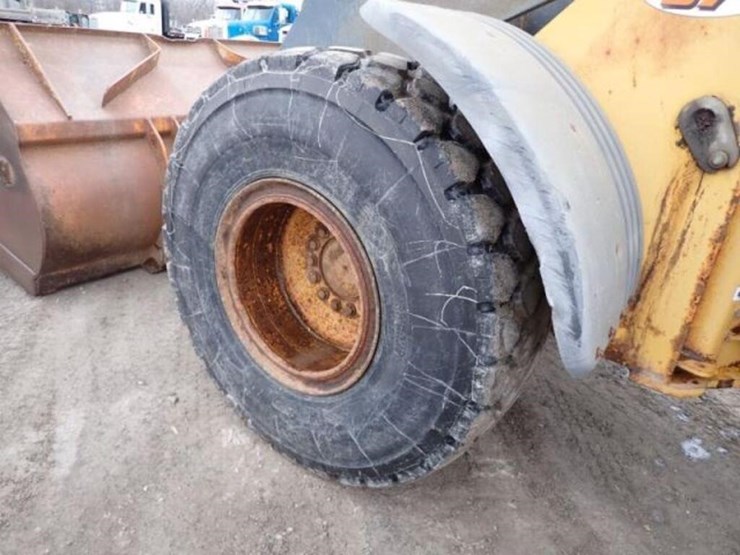 2006-deere-624j-image-35