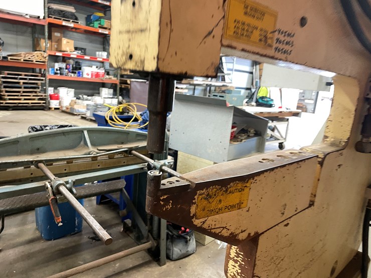 #2509-•-norlok-clincher-machine-(columbia-heights,-mn)-image-18