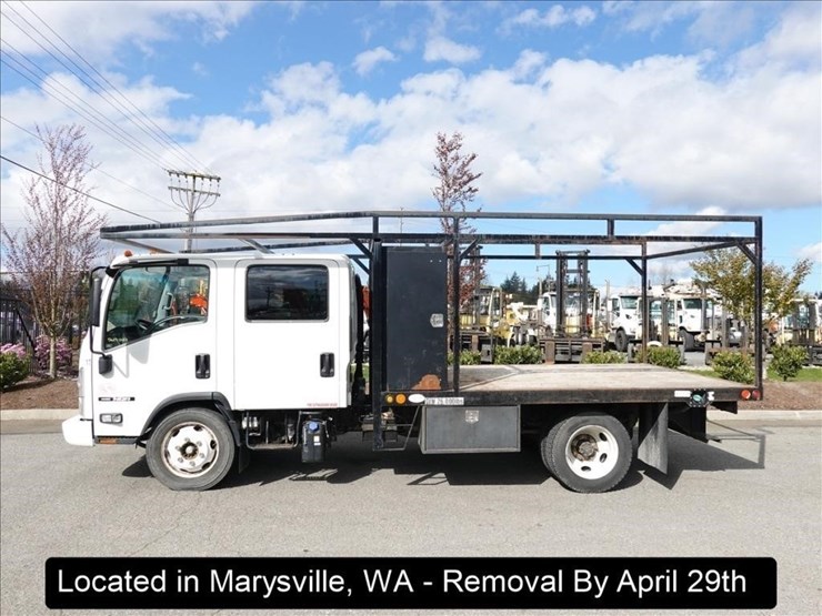 2017-isuzu-nqr-image-11