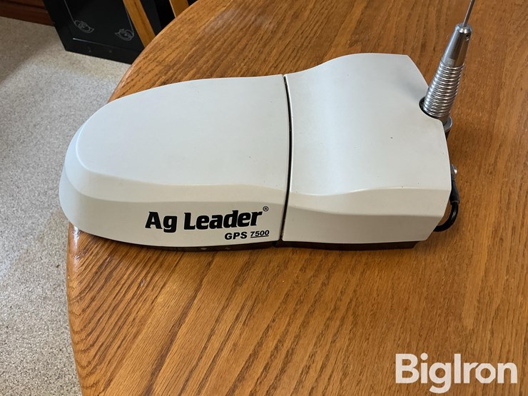 ag-leader-gps-7500-globe-image-18