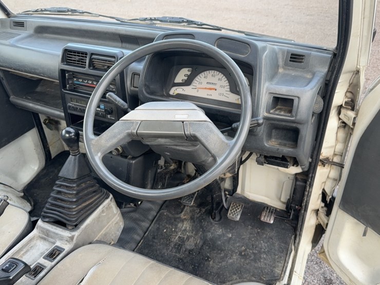 #3085-•-1992-mitsubishi-mini-truck-image-12
